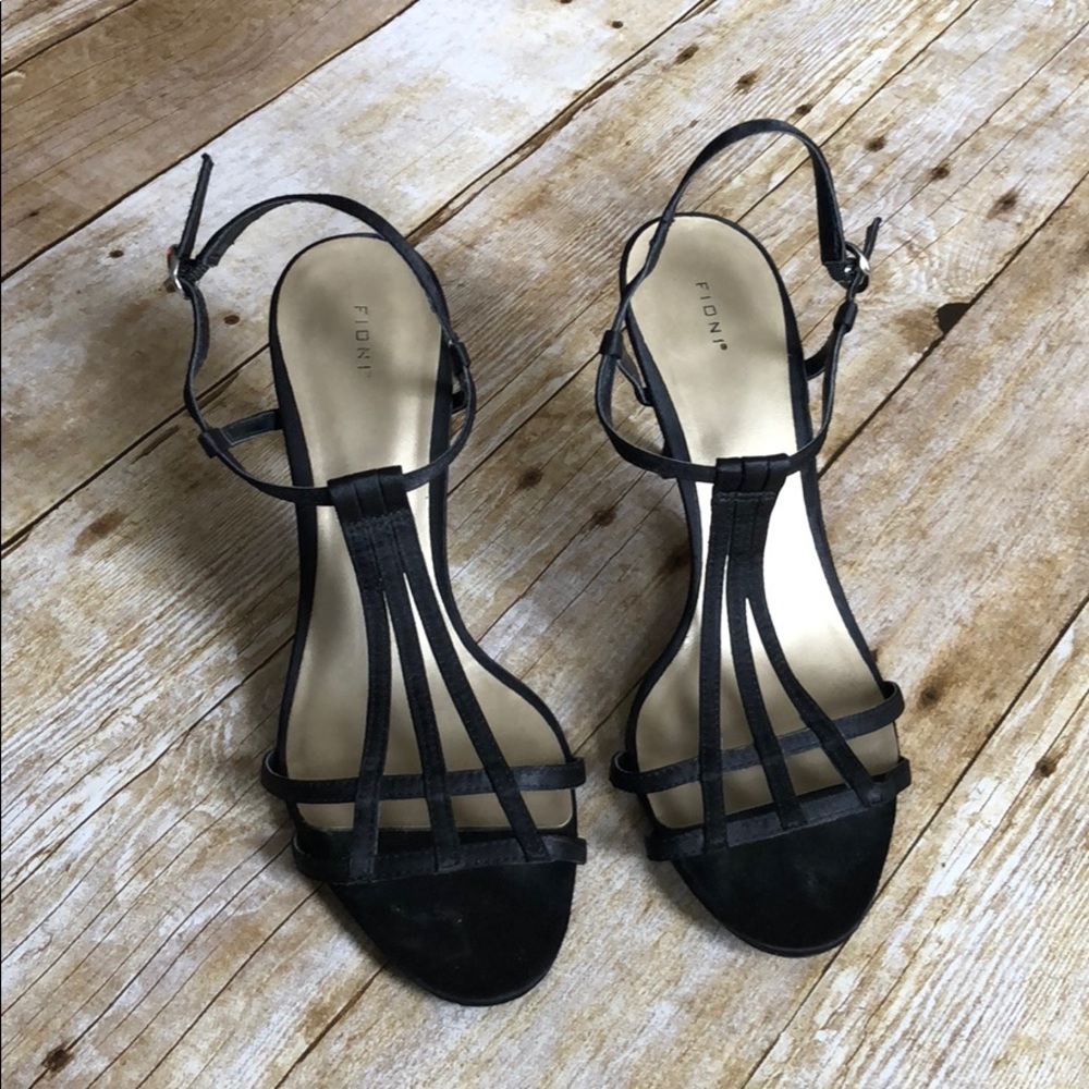 Swanky black, ankle strap heels!